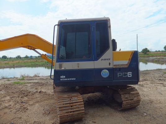 KOMATSU PC60-6 บูมยาว9เมตร ไฟฟ้าตัดเอวนิดหน่อยช่วงล่างเต็ม KOMATSU PC60-6 บูมยาว9เมตร ไฟฟ้าตัดเอวนิดหน่อยช่วงล่างเต็ม