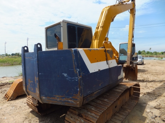 KOMATSU PC60-6 บูมยาว9เมตร ไฟฟ้าตัดเอวนิดหน่อยช่วงล่างเต็ม KOMATSU PC60-6 บูมยาว9เมตร ไฟฟ้าตัดเอวนิดหน่อยช่วงล่างเต็ม