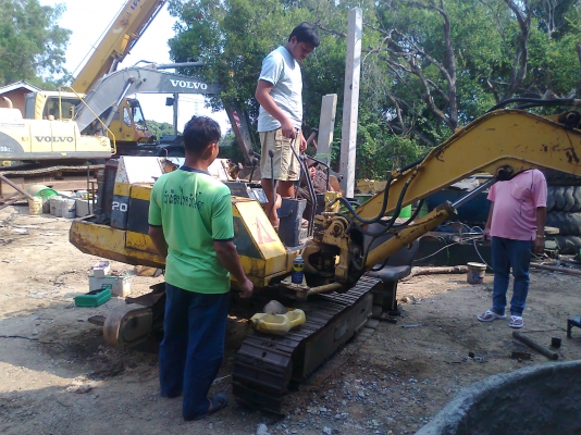 ขายด่วน..รถขุด KOMATSU PC20-5 รถสวย ทรงดี คัสซีสวย เครื่องดี ปั้มดี โซ่สวย แผ่นสวย มีครบ.