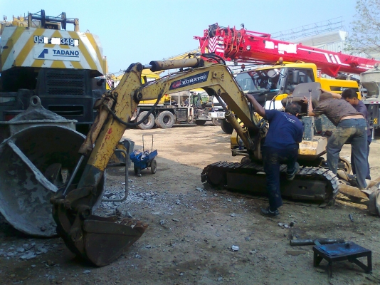 ขายด่วน..รถขุด KOMATSU PC20-5 รถสวย ทรงดี คัสซีสวย เครื่องดี ปั้มดี โซ่สวย แผ่นสวย มีครบ.