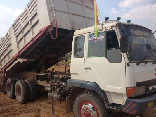 ขาย 10 ล้อ MITSUBISHI FN527 TF-49xx สภาพพร้อมใช้งาน เครื่องเกียร์เฟืองท้ายดี ยางพร้อมใช้ทั้ง10เส้น เอกสารเต็มพร้อมโอน