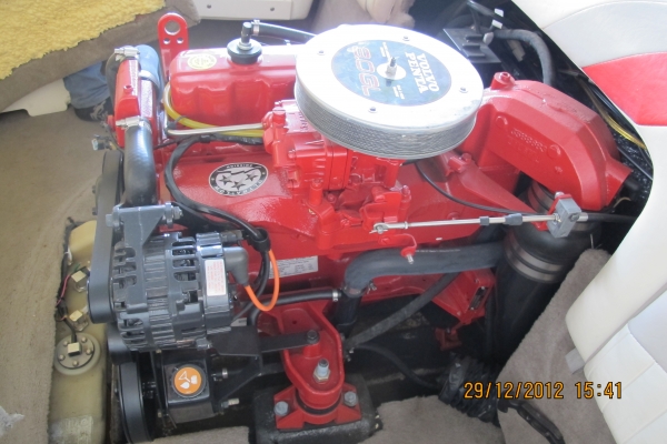 ใหม่มาก ขายเรือ  STINGRAY  18.5 ฟุต เครื่อง VOLVO 3.0 ปี 2007 เรือนำเข้า USA ราคาถูกที่สุด