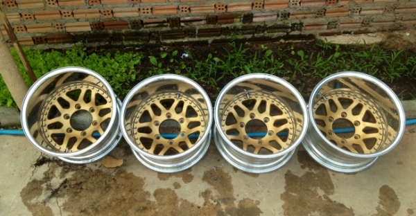 ขายล้อ 2 ชิ้นแท้ Bridgestone ขอบ 15x8 ใส่ 6 รูกระบะ กลับออฟเซตได้ ลึกๆ 6 นิ้ว!!!