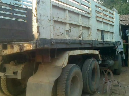 MITSUBISHI FUSO FN527 - 190 HP 6D16 MA สิบล้อดั๊มพ์ 2 เพลา กระบะดั๊มพ์เหล็ก 12 ตันสภาพดี เครื่องแรงดี หัวเก๋งภายในคอนโซลอยู่ครบ แอร์ พวงมาลัยเพาเวอร์ เบรคทริ๊ปฟี้ ช่วงล่างคัชซีดีไม่แตกไม่บวม ยางสภาพดี 10 เส้นพร้อมบรรทุกพร้อมใช้งานได้เลย เอกสารทะเบียนภาษีค