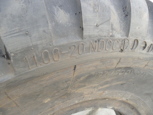 มาใหม่ ยาง 11.00 - 20 สวยๆ 1 คู่ มาใหม่ ยาง 11.00 - 20 สวยๆ 1 คู่