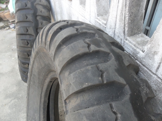 มาใหม่ ยาง 11.00 - 20 สวยๆ 1 คู่ มาใหม่ ยาง 11.00 - 20 สวยๆ 1 คู่