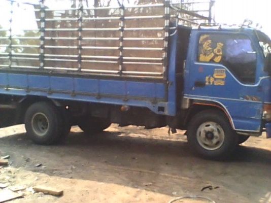 รถ  ISUZU  110  แรง  คอกเหล็ก  เครื่องดี  ครัชชีสวย  สภาพพร้อมใช้งาน