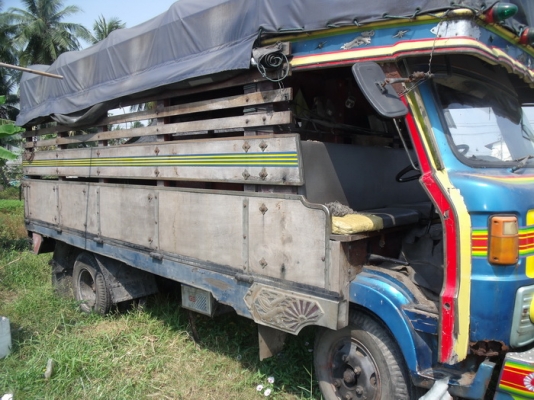 ขาย HINO KM310 6ล้อ รถห้าง ยาว4.50ม. ปี80.