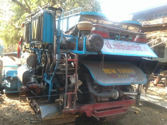 ขายด่วน รถเกี่ยวข้าว พ.เจริญการช่าง NEW TURBO เครื่องยนต์ 220 แรง ISUZU 6HE1 TURBO แน่นดีแรงดีมากติดเทอร์โบครบพร้อม อุ้ม 2 ตัน ปั๊มเบอร์ 22 ไดกิ้น ช่วงล่าง 10 HT ตันเดินใหญ่ สภาพดีพร้อมทำงานได้เลย ราคาต่อรองได้นะครับ