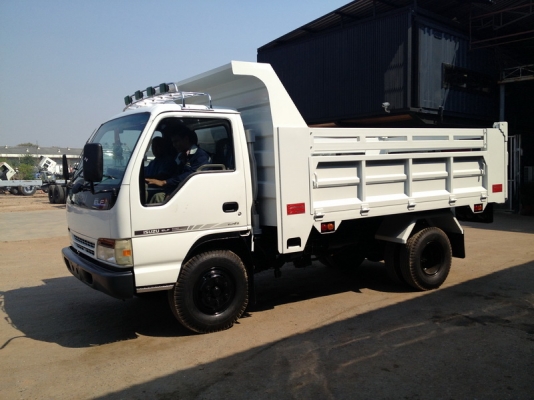 ขายครับ ISUZU NPR เครื่อง 135 แรงกระบะดั้มยาว 3.3 เมตร กว้าง 2.30 เมตร ยาง 825 รถนอกจากญี่ปุ่นทำใหม่ทั้งคันจดทะเบียนไว้ก่อนเรียบร้อยพร้อมเล่มพร้อมโอน 100\%