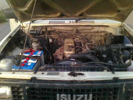 รถกระบะISUZU KB 4  ประตู  เครื่อง  2500  เอกสารทะเบียนเต็ม  ยางใหมทั้ง  4  เส้น  รถสวยพร้อมใช้งาน