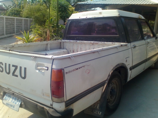 รถกระบะISUZU KB 4  ประตู  เครื่อง  2500  เอกสารทะเบียนเต็ม  ยางใหมทั้ง  4  เส้น  รถสวยพร้อมใช้งาน