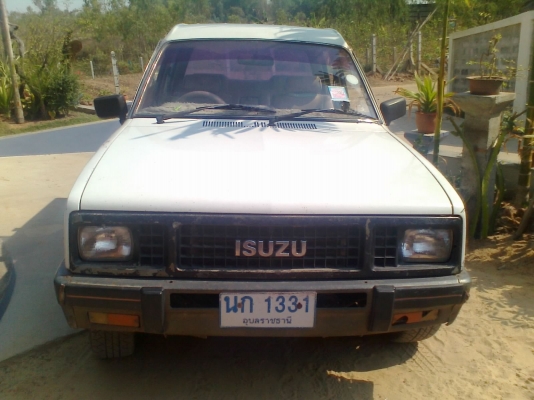รถกระบะISUZU KB 4  ประตู  เครื่อง  2500  เอกสารทะเบียนเต็ม  ยางใหมทั้ง  4  เส้น  รถสวยพร้อมใช้งาน