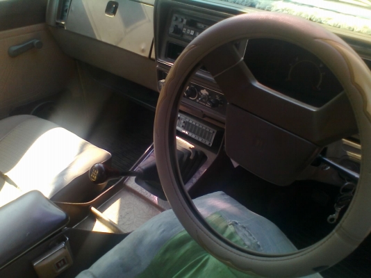 รถกระบะISUZU KB 4  ประตู  เครื่อง  2500  เอกสารทะเบียนเต็ม  ยางใหมทั้ง  4  เส้น  รถสวยพร้อมใช้งาน