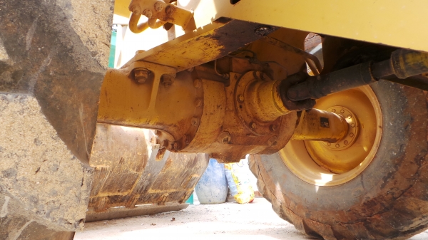 KOMATSU  WA100-3E SERIAL NO.532XX  พี่อั๋น สุราษฏร์ธานี แล้วค่ะ