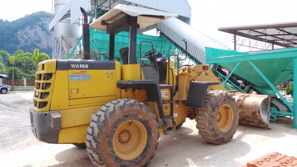 KOMATSU  WA100-3E SERIAL NO.532XX  พี่อั๋น สุราษฏร์ธานี แล้วค่ะ