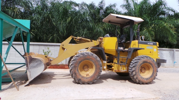 KOMATSU  WA100-3E SERIAL NO.532XX  พี่อั๋น สุราษฏร์ธานี แล้วค่ะ