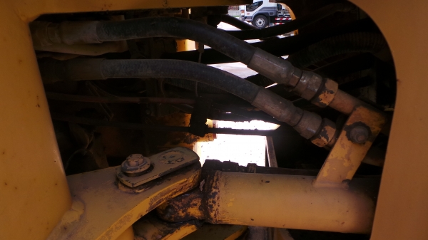 KOMATSU  WA100-3E SERIAL NO.532XX  พี่อั๋น สุราษฏร์ธานี แล้วค่ะ