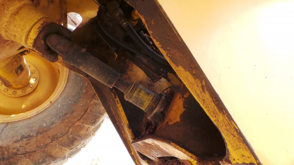 KOMATSU  WA100-3E SERIAL NO.532XX  พี่อั๋น สุราษฏร์ธานี แล้วค่ะ