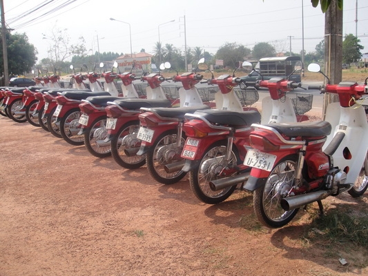 ขายฮอนด้าดรีม คุรุสภา สภาพสวยพร้อมใช้งาน (ทะเบียนพร้อมชุดโอน ) มีรถให้เลือก 35 คัน