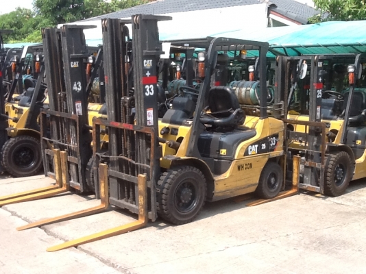 รถยก CATTERPILLAR น้ำหนักยก 2.5 -3.0 ตัน เสาสูง 5 เมตร เครื่องเบนซินติดแก๊ส เกียร์ออโต้