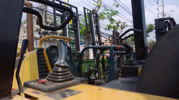 ขายด่วนๆ รถดัน D4G นำเข้าจากนอกรุ่นใหม่ล่าสุด