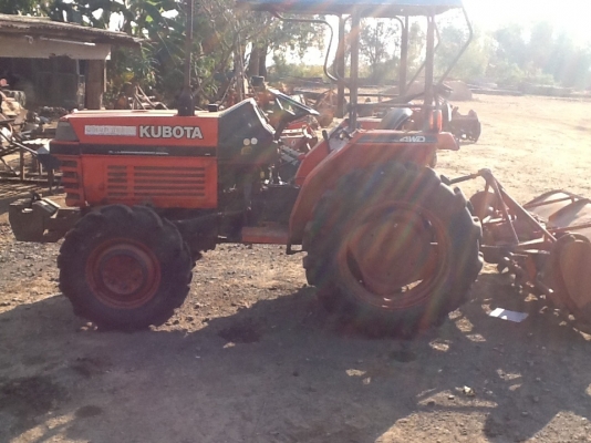 คูโบต้า L2605 4 WD 2 เพลาพร้อมโรตารี่. ขายตามสภาพถูกๆ