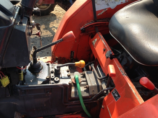 คูโบต้า L2605 4 WD 2 เพลาพร้อมโรตารี่. ขายตามสภาพถูกๆ