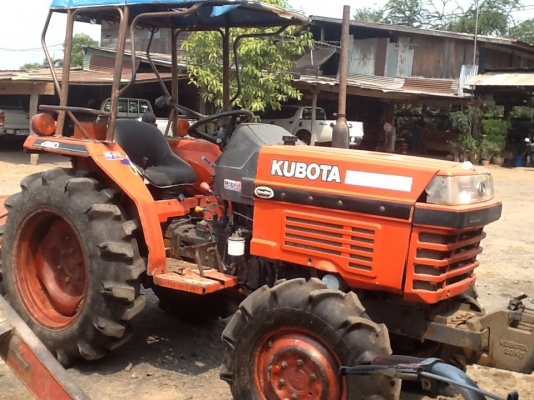 คูโบต้า L2605 4 WD 2 เพลาพร้อมโรตารี่. ขายตามสภาพถูกๆ