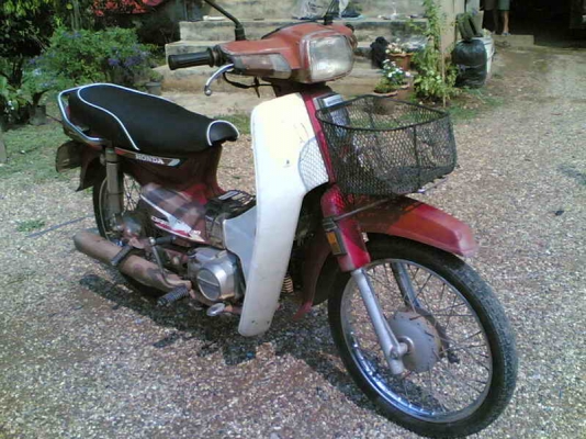 ขายดรีมคุรุสภา(แดง)เล่มทะเบียนพร้อมชุดโอนเครื่องดีอะไหล่เดิมครบขาย 9500 บาท