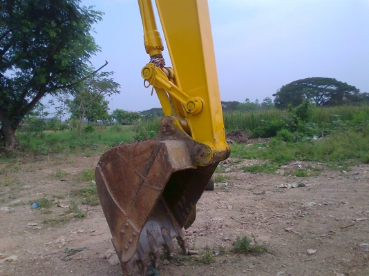 ขายด่วน..รถแบคโฮ SUMITO SH200-3 สภาพใหม่ เก็บสี บาง ๆ ในสภาพครบ พร้อมใช้ ทะเบียนครบ จัดไฟแน๊นซ์ สบาย.