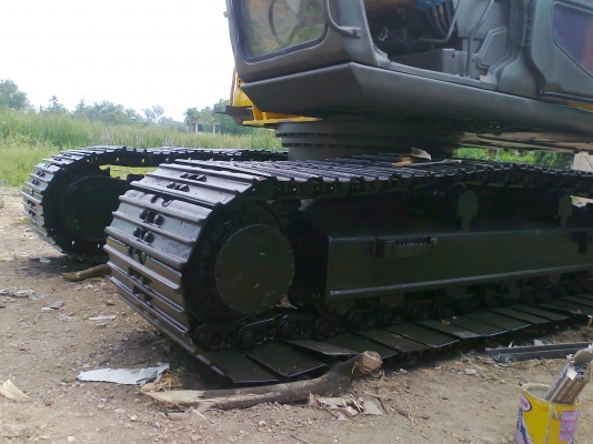 ขายด่วน..รถแบคโฮ SUMITO SH200-3 สภาพใหม่ เก็บสี บาง ๆ ในสภาพครบ พร้อมใช้ ทะเบียนครบ จัดไฟแน๊นซ์ สบาย.