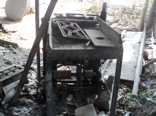 ขายเครื่องปั้นอิฐบล็อกพร้อมอุปกรณ์