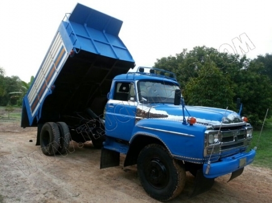 รถบรรทุก 6 ล้อดั๊มพ์หัวยาว ยี่ห้อ ISUZU