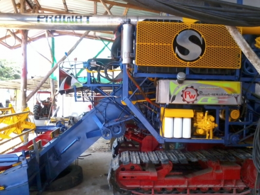 ขายแล้วครับ ไปเชียงราย ส่งเรียบร้อย สามชุก 12 HT(นอก) JO+turbo(~250 แรง) ปั้ม DYKIN 22 เลดทั้งคัน อุ้ม 2.5 ตัน ท่อส่งข้าวปรับระดับ ใช้ได้สองระบบ ทั้งรองกระสอบและอุ้ม