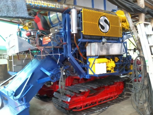 ขายแล้วครับ ไปเชียงราย ส่งเรียบร้อย สามชุก 12 HT(นอก) JO+turbo(~250 แรง) ปั้ม DYKIN 22 เลดทั้งคัน อุ้ม 2.5 ตัน ท่อส่งข้าวปรับระดับ ใช้ได้สองระบบ ทั้งรองกระสอบและอุ้ม