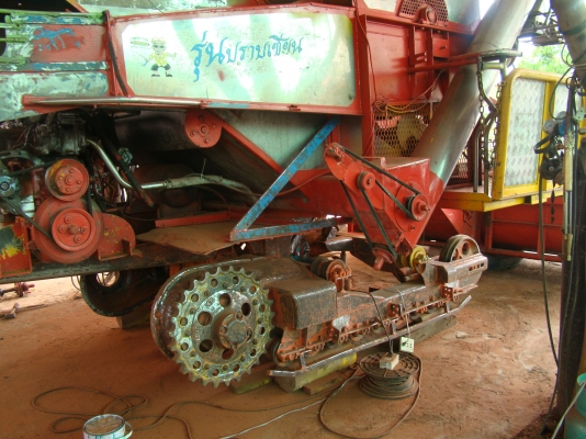 ขายแล้วครับ ไปเชียงราย ส่งเรียบร้อย สามชุก 12 HT(นอก) JO+turbo(~250 แรง) ปั้ม DYKIN 22 เลดทั้งคัน อุ้ม 2.5 ตัน ท่อส่งข้าวปรับระดับ ใช้ได้สองระบบ ทั้งรองกระสอบและอุ้ม