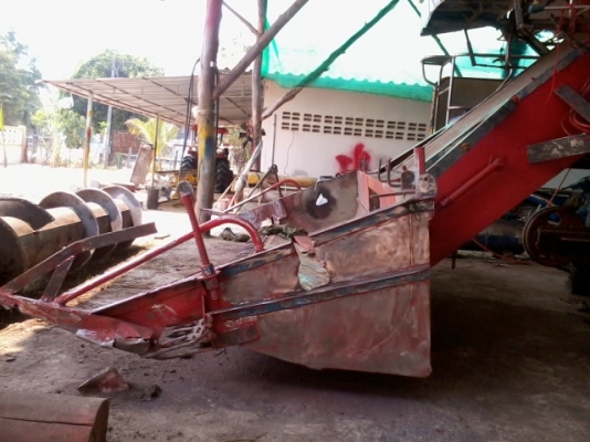 ขายแล้วครับ ไปเชียงราย ส่งเรียบร้อย สามชุก 12 HT(นอก) JO+turbo(~250 แรง) ปั้ม DYKIN 22 เลดทั้งคัน อุ้ม 2.5 ตัน ท่อส่งข้าวปรับระดับ ใช้ได้สองระบบ ทั้งรองกระสอบและอุ้ม