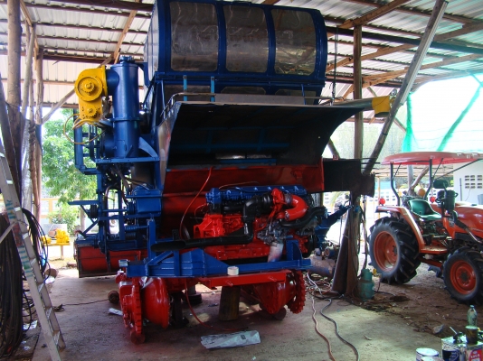 ขายแล้วครับ ไปเชียงราย ส่งเรียบร้อย สามชุก 12 HT(นอก) JO+turbo(~250 แรง) ปั้ม DYKIN 22 เลดทั้งคัน อุ้ม 2.5 ตัน ท่อส่งข้าวปรับระดับ ใช้ได้สองระบบ ทั้งรองกระสอบและอุ้ม