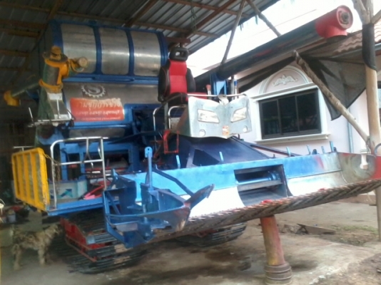 ขายแล้วครับ ไปเชียงราย ส่งเรียบร้อย สามชุก 12 HT(นอก) JO+turbo(~250 แรง) ปั้ม DYKIN 22 เลดทั้งคัน อุ้ม 2.5 ตัน ท่อส่งข้าวปรับระดับ ใช้ได้สองระบบ ทั้งรองกระสอบและอุ้ม