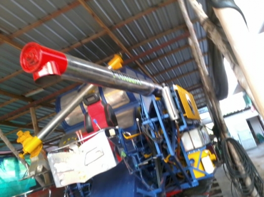 ขายแล้วครับ ไปเชียงราย ส่งเรียบร้อย สามชุก 12 HT(นอก) JO+turbo(~250 แรง) ปั้ม DYKIN 22 เลดทั้งคัน อุ้ม 2.5 ตัน ท่อส่งข้าวปรับระดับ ใช้ได้สองระบบ ทั้งรองกระสอบและอุ้ม