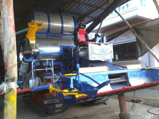 ขายแล้วครับ ไปเชียงราย ส่งเรียบร้อย สามชุก 12 HT(นอก) JO+turbo(~250 แรง) ปั้ม DYKIN 22 เลดทั้งคัน อุ้ม 2.5 ตัน ท่อส่งข้าวปรับระดับ ใช้ได้สองระบบ ทั้งรองกระสอบและอุ้ม