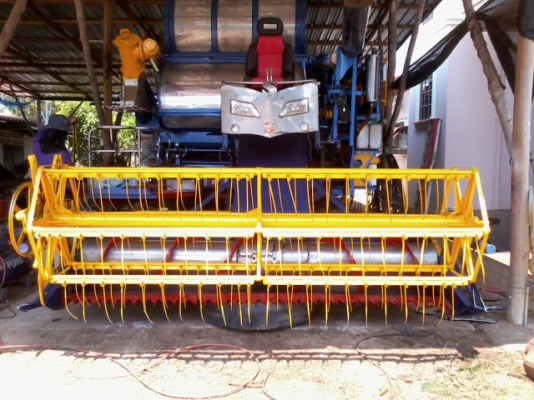 ขายแล้วครับ ไปเชียงราย ส่งเรียบร้อย สามชุก 12 HT(นอก) JO+turbo(~250 แรง) ปั้ม DYKIN 22 เลดทั้งคัน อุ้ม 2.5 ตัน ท่อส่งข้าวปรับระดับ ใช้ได้สองระบบ ทั้งรองกระสอบและอุ้ม