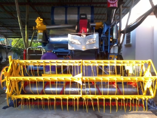 ขายแล้วครับ ไปเชียงราย ส่งเรียบร้อย สามชุก 12 HT(นอก) JO+turbo(~250 แรง) ปั้ม DYKIN 22 เลดทั้งคัน อุ้ม 2.5 ตัน ท่อส่งข้าวปรับระดับ ใช้ได้สองระบบ ทั้งรองกระสอบและอุ้ม