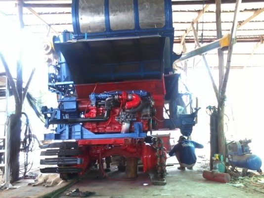 ขายแล้วครับ ไปเชียงราย ส่งเรียบร้อย สามชุก 12 HT(นอก) JO+turbo(~250 แรง) ปั้ม DYKIN 22 เลดทั้งคัน อุ้ม 2.5 ตัน ท่อส่งข้าวปรับระดับ ใช้ได้สองระบบ ทั้งรองกระสอบและอุ้ม