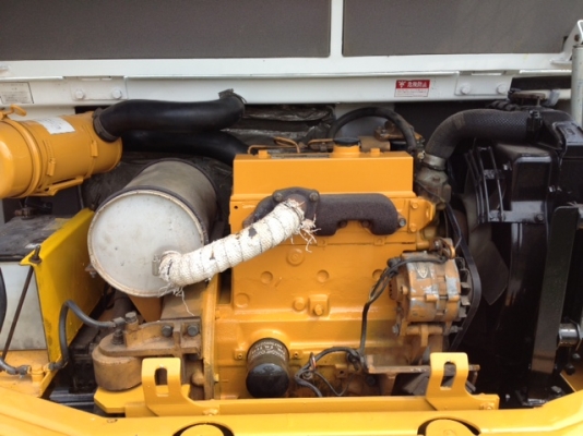 ขายรถแบคโฮล KOMATSU PC40-6 ทำสีใหม่ นำเข้า มือสองจากญี่ปุ่นแท้ๆ