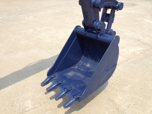 ขายรถแบคโฮล KOMATSU PC40-6 ทำสีใหม่ นำเข้า มือสองจากญี่ปุ่นแท้ๆ