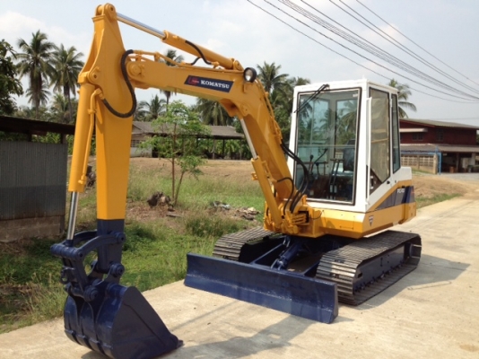 ขายรถแบคโฮล KOMATSU PC40-6 ทำสีใหม่ นำเข้า มือสองจากญี่ปุ่นแท้ๆ