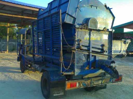 รถนวดข้าวเกษตรพัฒนา 6 ฟุต เครื่องอีซูซุ 110 แรงม้า
