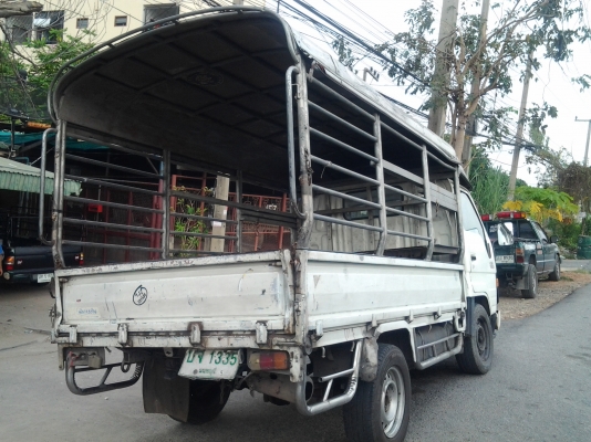 Toyota สี่ล้อกลาง ป้ายเล็ก LH80 ปี97